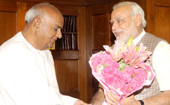 भूतपूर्व प्रधानमंत्री श्री एच. डी. देवगौड़ा 06 जून 2014 को नई दि‍ल्‍ली में प्रधानमंत्री श्री नरेंद्र मोदी से मुलाकात की