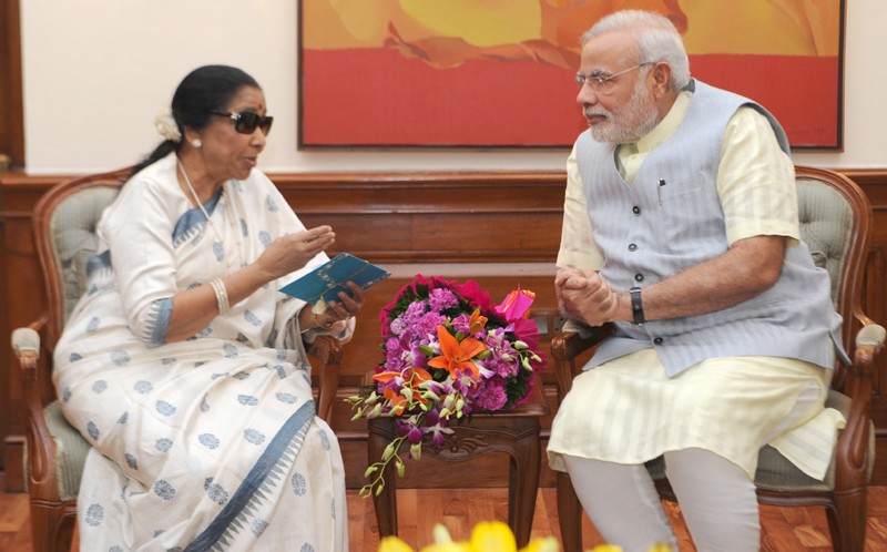 Renowned playback singer Asha Bhosle calls on PM
