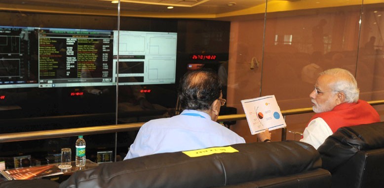 PM witnesses historic successful insertion of Mars Orbiter Mission into Martian orbit