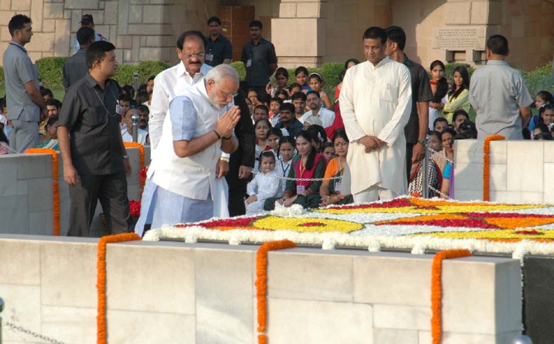 प्रधानमंत्री ने महात्मा गांधी जी और लाल बहादुर शास्त्री जी की जयंती के अवसर पर उन्हें श्रद्धाजंलि दी