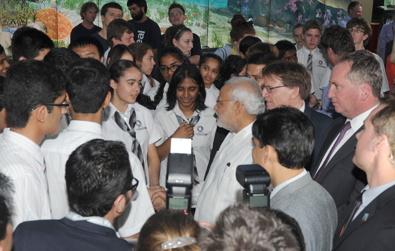 प्रधानमंत्री ब्रिस्बेन में क्‍वीन्‍सलैंड प्रौद्योगिकी विश्वविद्यालय गए