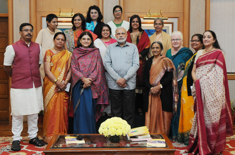 PM interacts with recipients of Stree Shakti Puraskar and Nari Shakti Puraskar – 2014