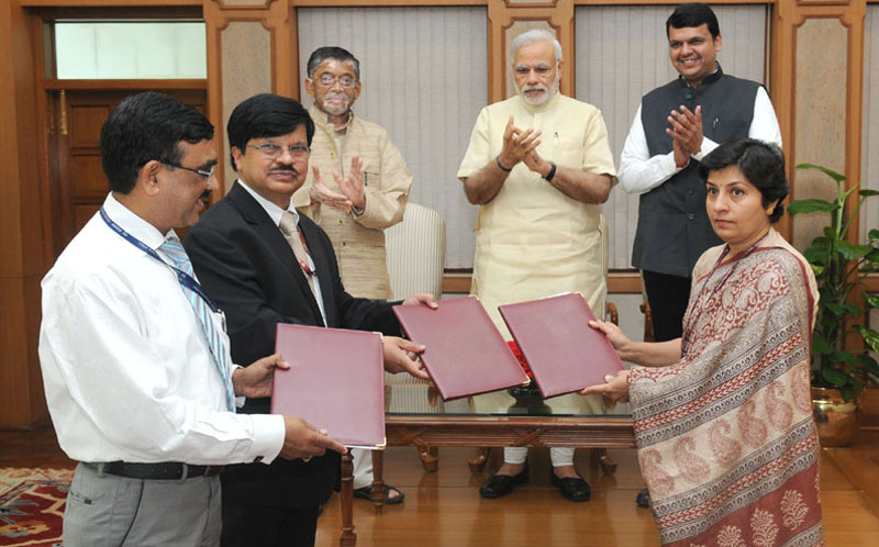 PM witnesses signing of Agreement for transfer of land for construction of memorial for Babasaheb Ambedkar