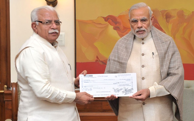 Chief Minister of Haryana presents draft worth Rs. 5 crore to PM for PMNRF