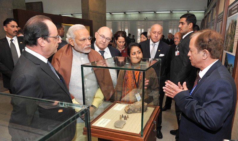 Visit of PM and French President Francois Hollande to the Museum in Chandigarh for display of Archaeological findings