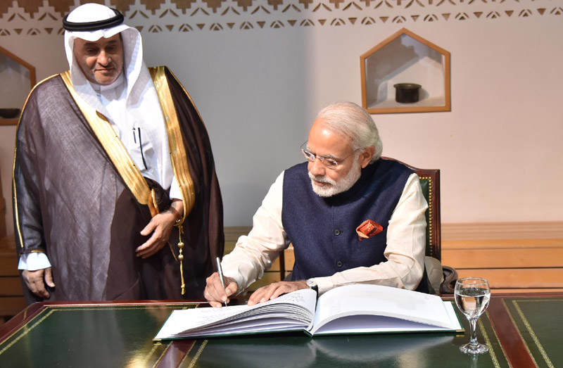 The Prime Minister, Shri Narendra Modi signing the visitors' book, during his visit to the Masmak Fortress at Riyadh, in Saudi Arabia on April 02, 2016.