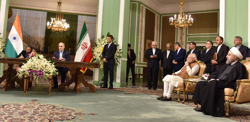 The Prime Minister, Shri Narendra Modi and the President of Iran, Mr. Hassan Rouhani witnessing the signing of agreements, in Tehran on May 23, 2016.