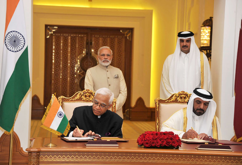 The Prime Minister, Shri Narendra Modi and His Highness Sheikh Tamim Bin Hamad Al Thani witnessing the signing of agreements to strengthen India-Qatar ties, in Doha, Qatar on June 05, 2016.
