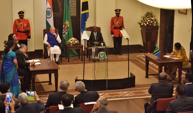 The Prime Minister, Shri Narendra Modi and the President of the United Republic of Tanzania, Dr. John Magufuli, witnessing the signing and exchange of agreements, at the State House, in Dar es Salaam, Tanzania July 10, 2016.