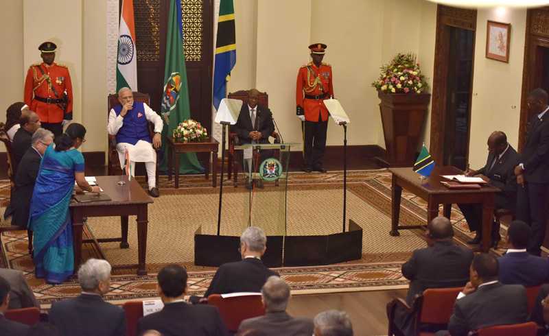 The Prime Minister, Shri Narendra Modi and the President of the United Republic of Tanzania, Dr. John Magufuli, witnessing the signing and exchange of agreements, at the State House, in Dar es Salaam, Tanzania July 10, 2016.