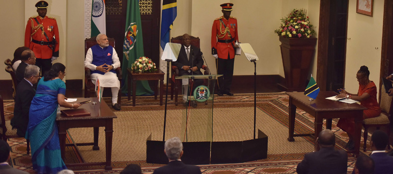 The Prime Minister, Shri Narendra Modi and the President of the United Republic of Tanzania, Dr. John Magufuli, witnessing the signing and exchange of agreements, at the State House, in Dar es Salaam, Tanzania July 10, 2016.