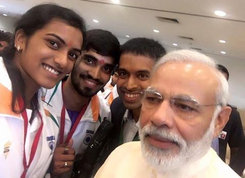 ರಿಯೋ ಒಲಿಂಪಿಕ್ಸ್ ನಲ್ಲಿ ಬೆಳ್ಳಿ ಪದಕ ಗೆದ್ದ ಪಿ.ವಿ. ಸಿಂಧುಗೆ ಪ್ರಧಾನಿ ಅಭಿನಂದನೆ
