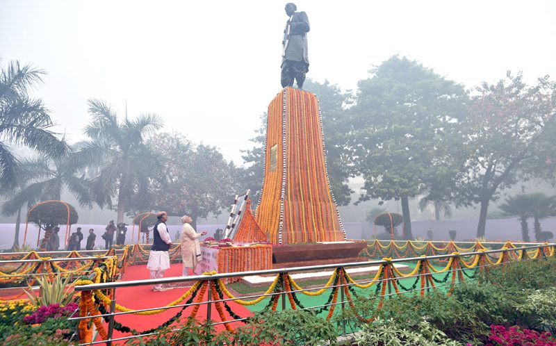 प्रधानमंत्री ने सरदार वल्‍लभभाई पटेल को उनके जन्‍मदिवस पर नमन किया