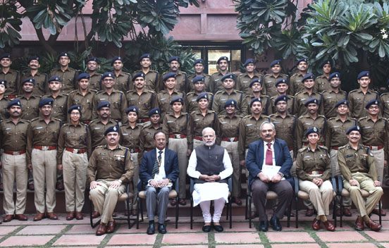 2015 बैच के आई पी एस परिवीक्षार्थियों की प्रधानमंत्री से मुलाकात