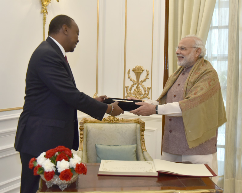The Prime Minister, Shri Narendra Modi with the President of Kenya, Mr. Uhuru Kenyatta, during the signing of visitors book, at Hyderabad House, in New Delhi on January 11, 2017.