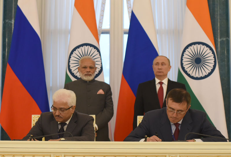 The Prime Minister, Shri Narendra Modi and the President of Russian Federation, Mr. Vladimir Putin, witnessing the Signing & Exchange of Agreements, at Konstantin Palace, in St. Petersburg, Russia on June 01, 2017.