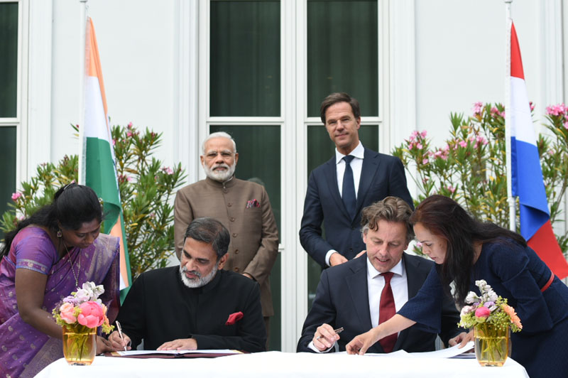 The Prime Minister, Shri Narendra Modi and the Prime Minister of Netherlands, Mr. Mark Rutte witnessing the signing of MoUs between India and Netherlands, at Amsterdam, Netherlands on June 27, 2017.