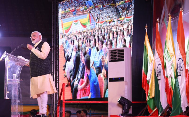 प्रधानमंत्री ने यांगून में भारतीय समुदाय को संबोधित किया