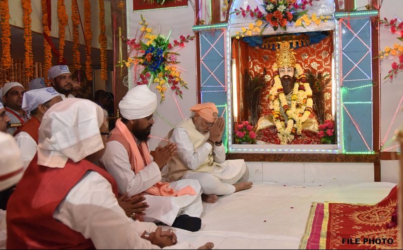 PM pays tributes to Guru Ravidas on his Jayanti