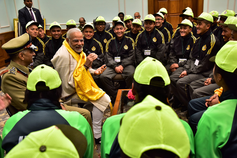 सिक्किम और लद्दाख के विद्यार्थियों के आईटीबीपी भ्रमण समूहों ने प्रधानमंत्री से भेंट की