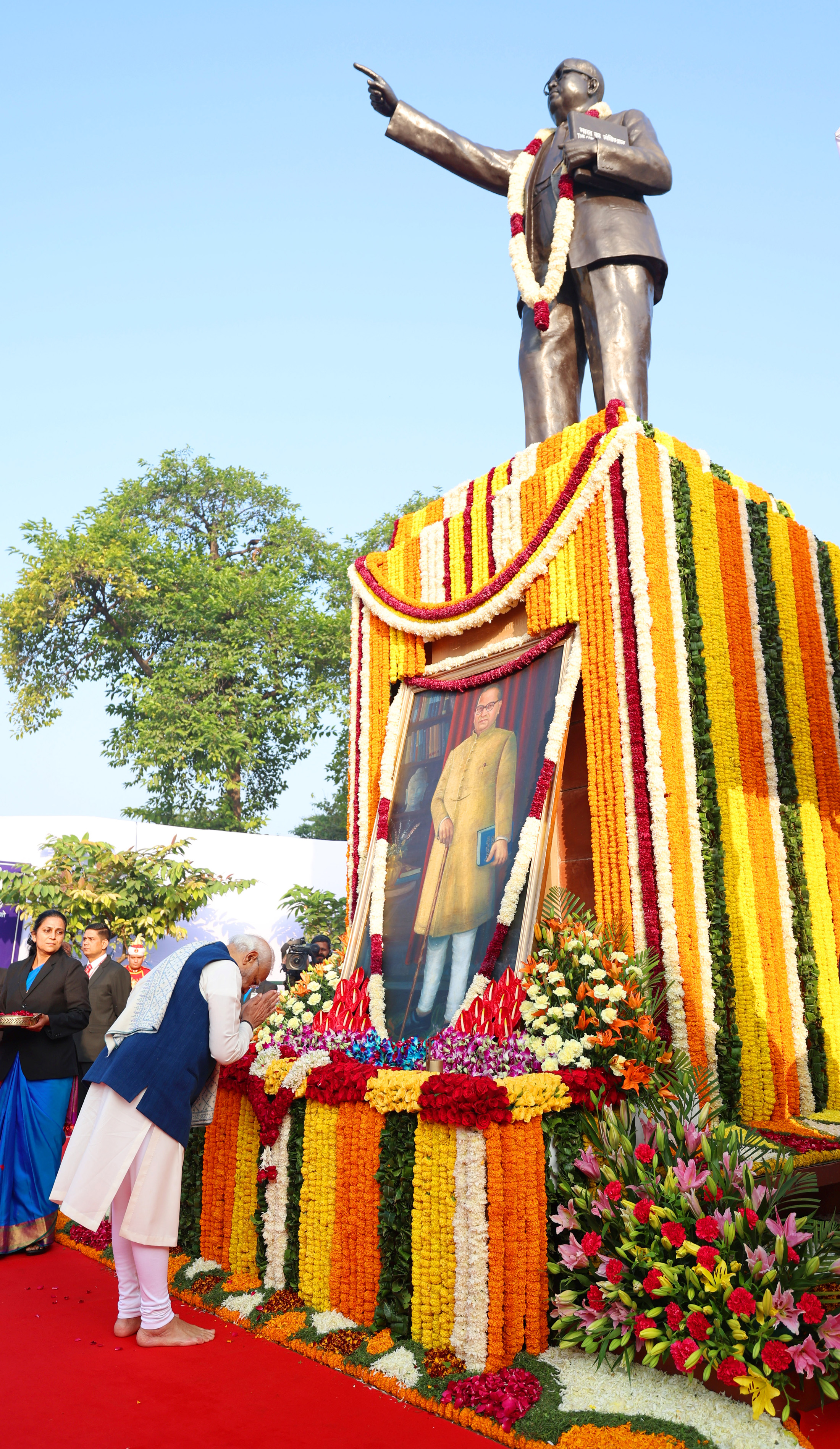 PM pays floral tributes to Babasaheb Dr. B.R Ambedkar