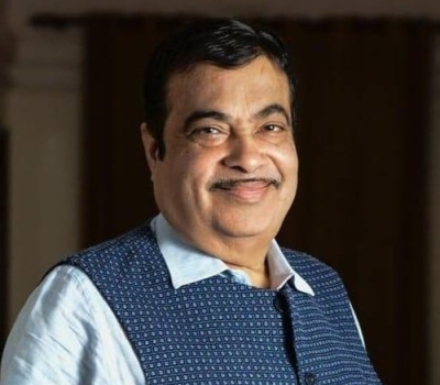 നിതിൻ ഗഡ്കരി – റോഡ് ഗതാഗതം, ഹൈവേ