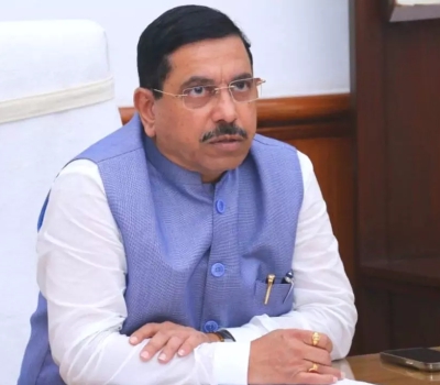 ಪ್ರಹ್ಲಾದ್ ಜೋಶಿ – ಕೇಂದ್ರ ಗ್ರಾಹಕ ವ್ಯವಹಾರಗಳು, ಆಹಾರ ಮತ್ತು ಸಾರ್ವಜನಿಕ ವಿತರಣೆ ಮತ್ತು ಹೊಸ ಮತ್ತು ನವೀಕರಿಸಬಹುದಾದ ಇಂಧನ ಸಚಿವ.