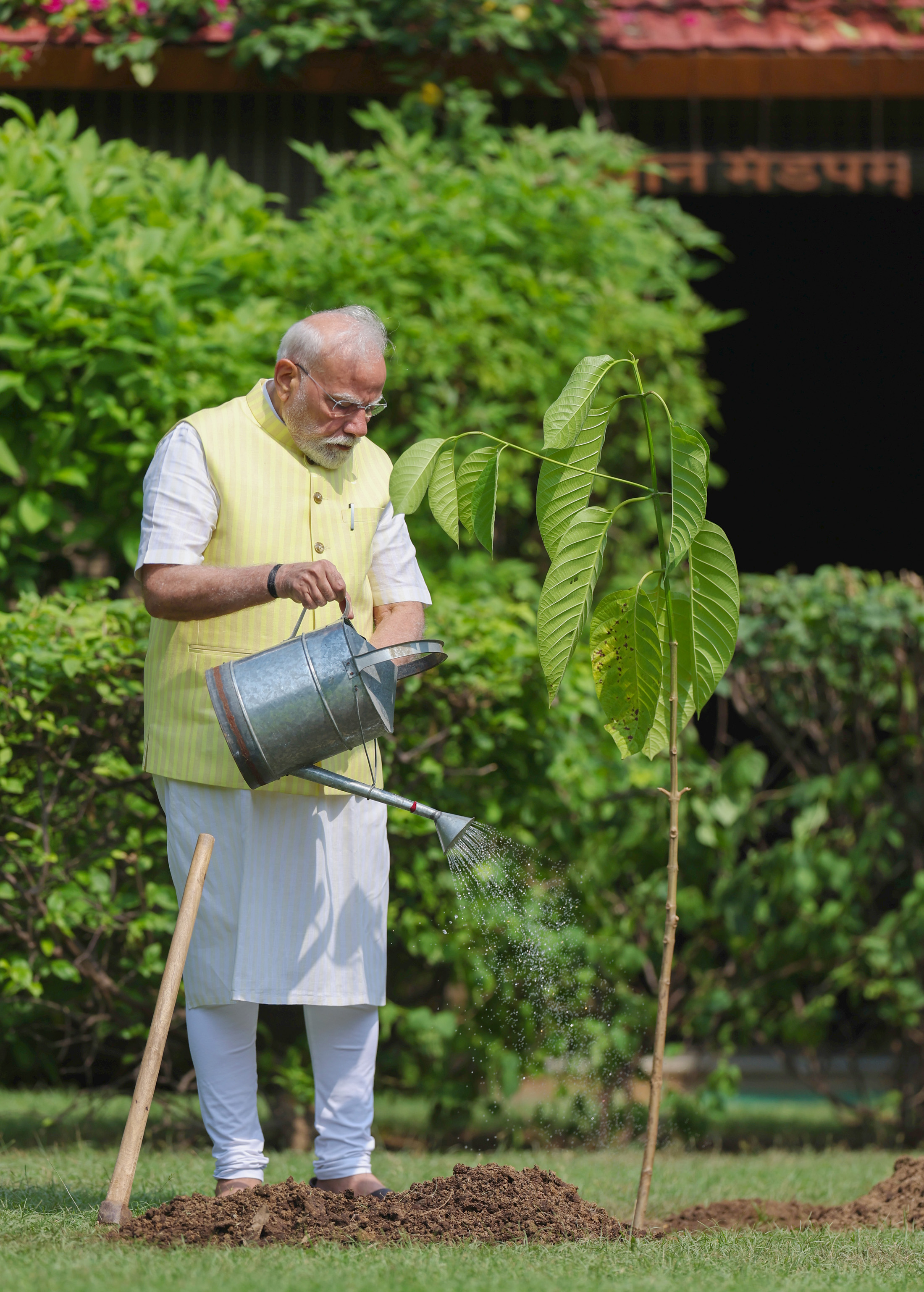 PM plants Kadamb sapling gifted by His Majesty King Charles III