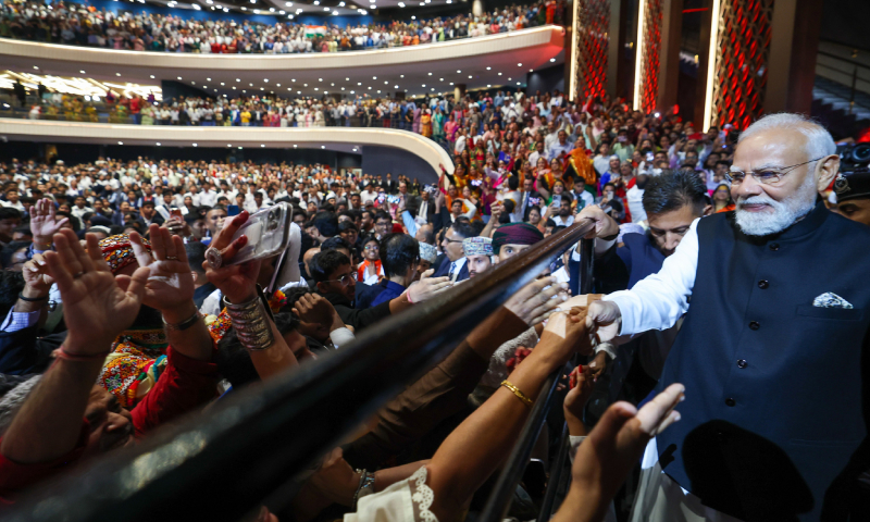 PM addresses the Indian community in Oman