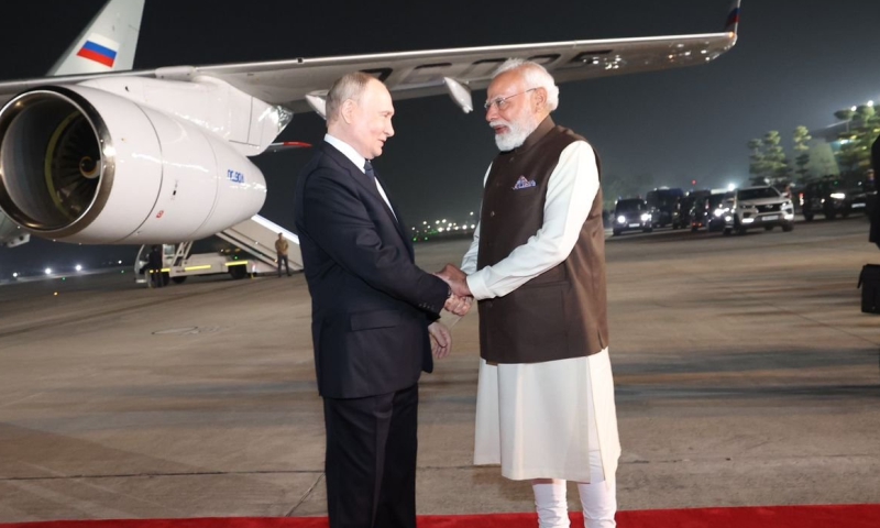 ரஷ்ய அதிபரைப் பிரதமர் வரவேற்றார்