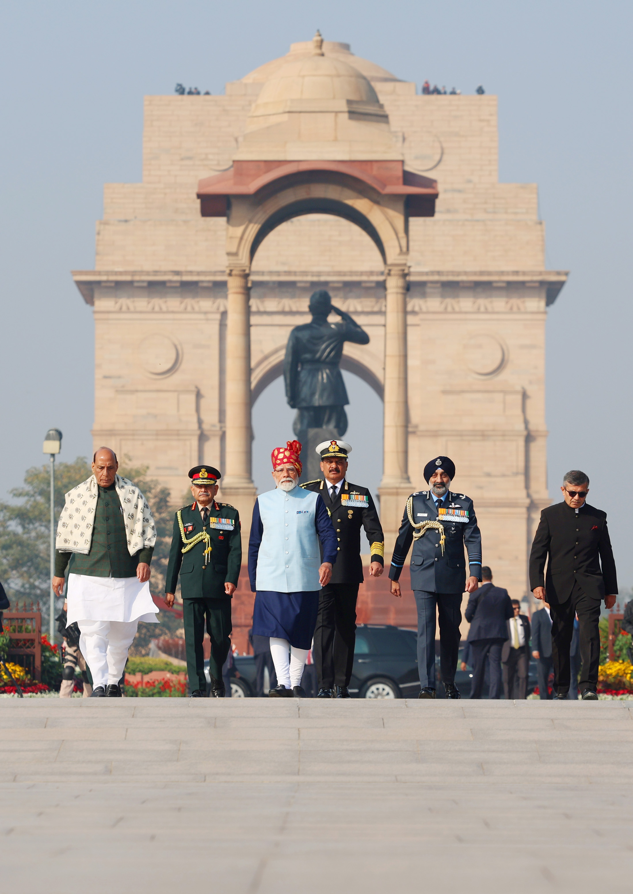 ರಾಷ್ಟ್ರೀಯ ಸಮರ ಸ್ಮಾರಕದಲ್ಲಿ ವೀರ ಸೈನಿಕರಿಗೆ ಪ್ರಧಾನಮಂತ್ರಿ ಅವರು&nbsp;ಗೌರವ ನಮನ ಸಲ್ಲಿಸಿದರು