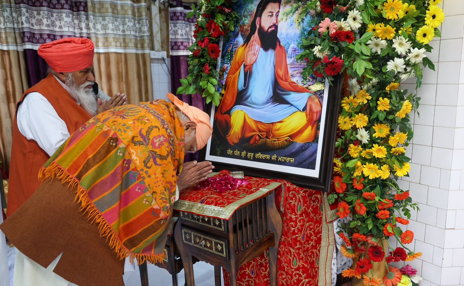 PM visits Dera Sachkhand Ballan