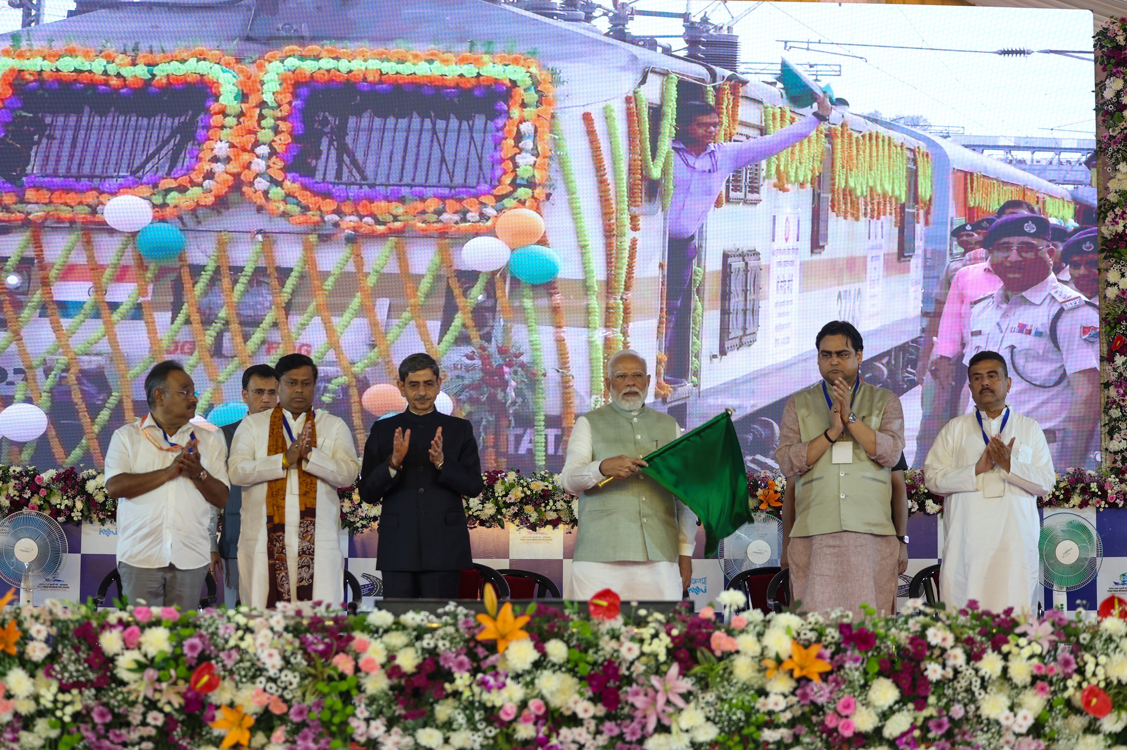 PM shares glimpses of his address at the inauguration and laying of foundation stones for various development projects in Kolkata, West Bengal