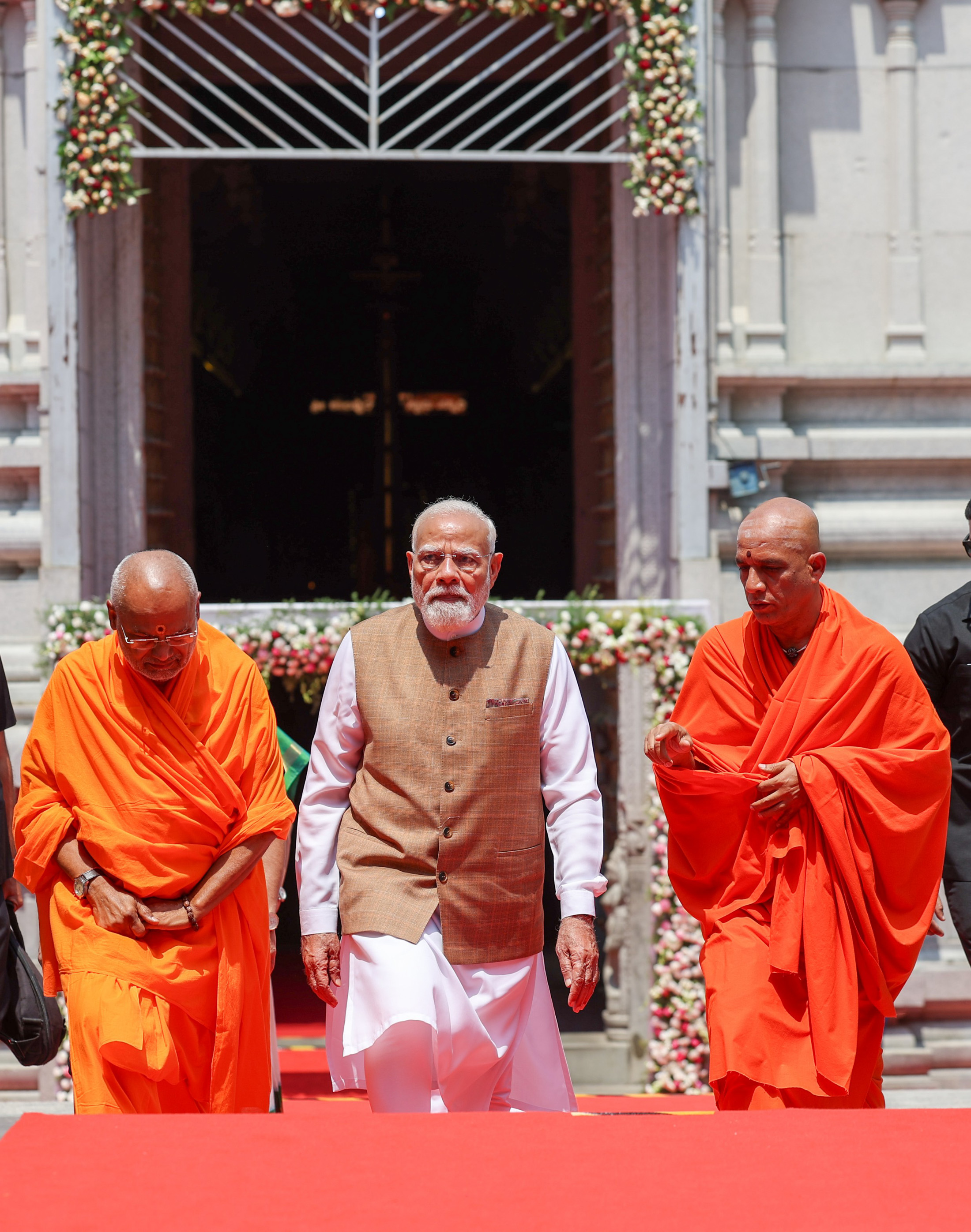 PM inaugurates Sri Guru Bhairavaikya Mandira at Sri Kshetra Adichunchanagiri in Mandya, Karnataka