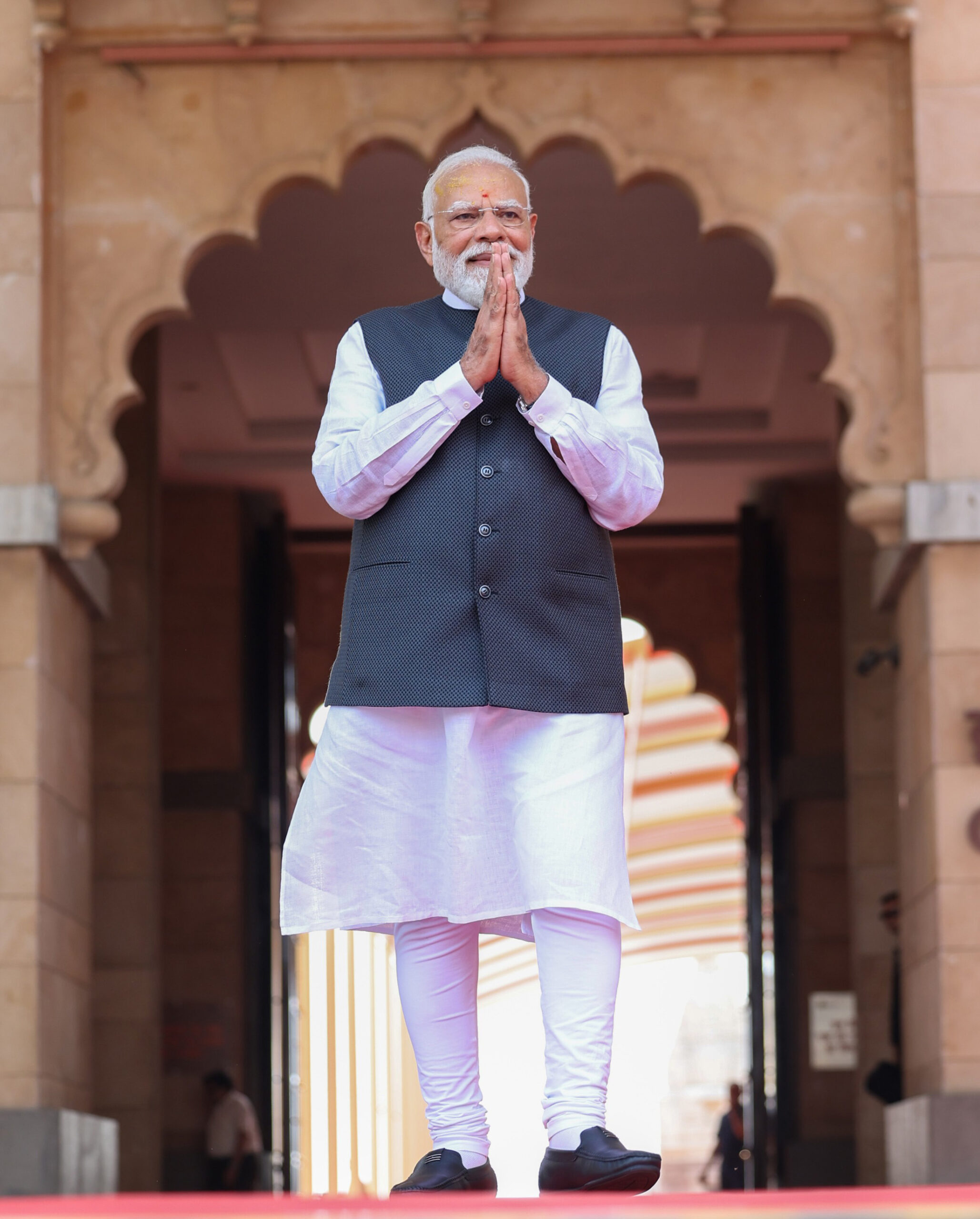 PM receives warm welcome by people in Varanasi, Uttar Pradesh on April 29, 2026.