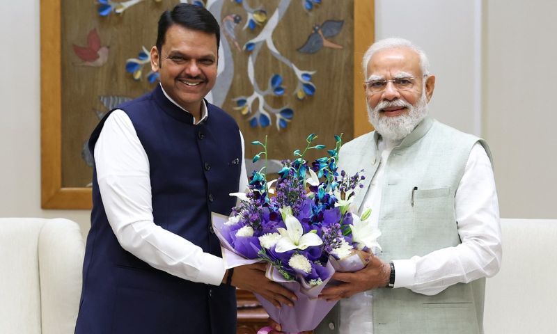 মহাৰাষ্ট্ৰৰ মুখ্যমন্ত্ৰীৰ প্ৰধানমন্ত্ৰীক সাক্ষাৎ