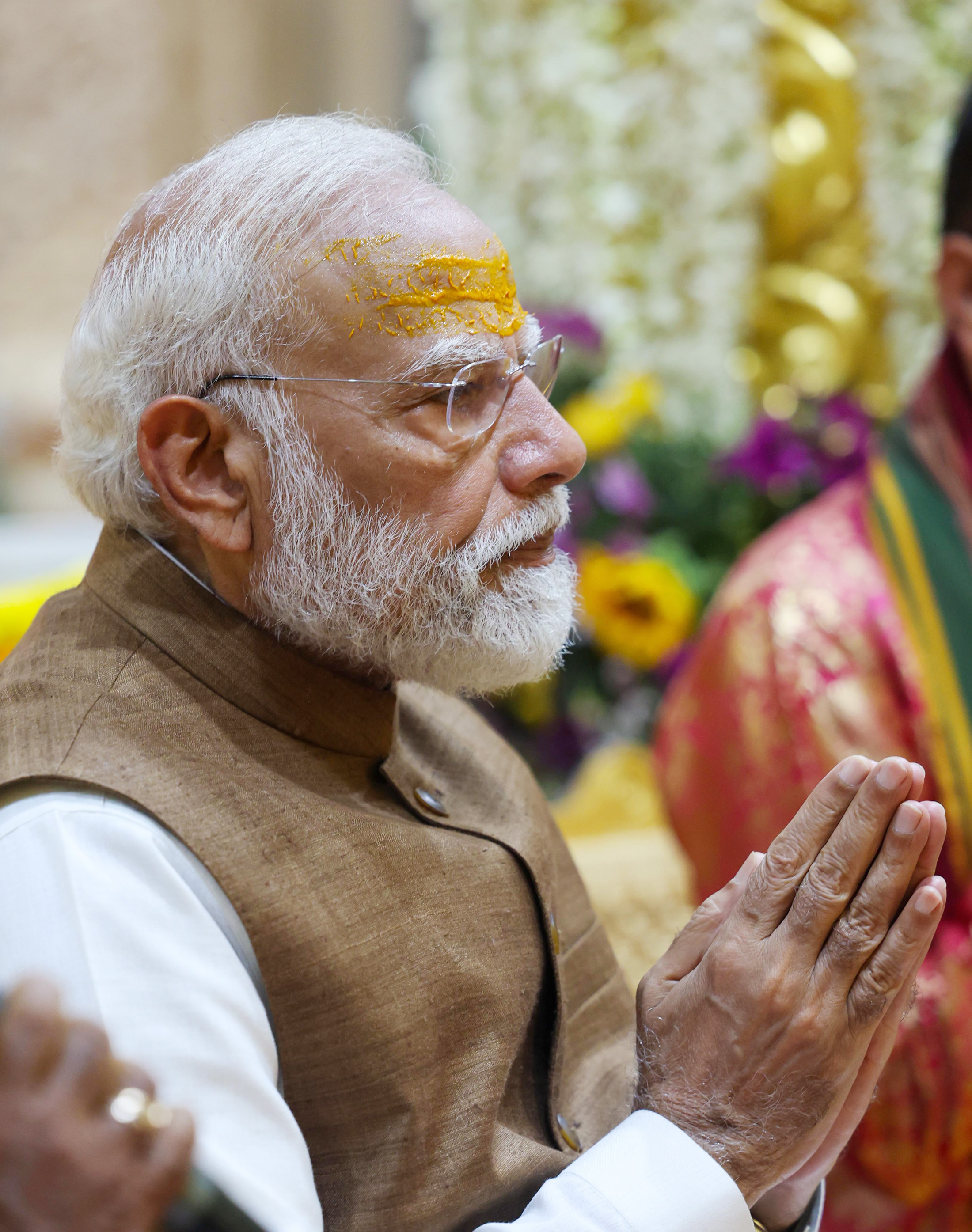 PM visits Somnath Temple