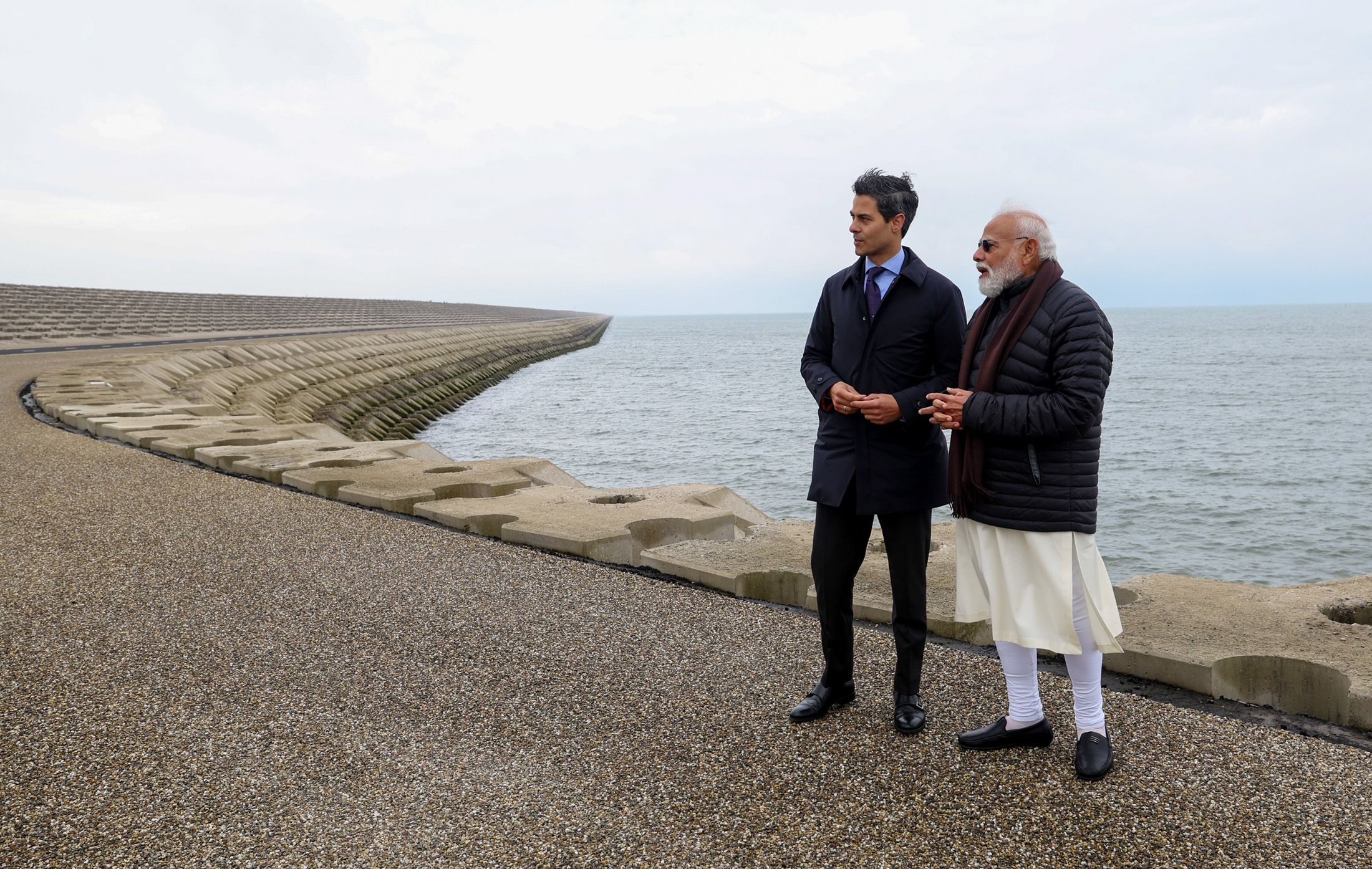 PM visits Afsluitdijk Dam