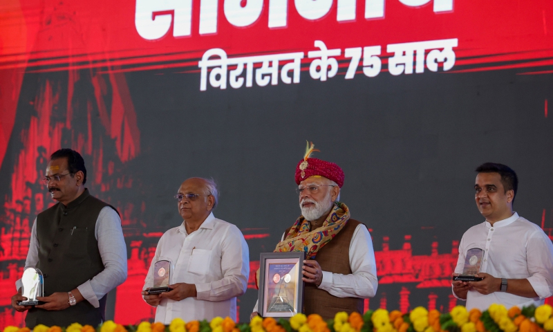 प्रधानमंत्री श्री नरेन्द्र मोदी ने गुजरात के सोमनाथ मंदिर के पुनर्स्थापना के 75 वर्ष पूरे होने के उपलक्ष्य में आयोजित सोमनाथ अमृत महोत्सव में भाग लिया