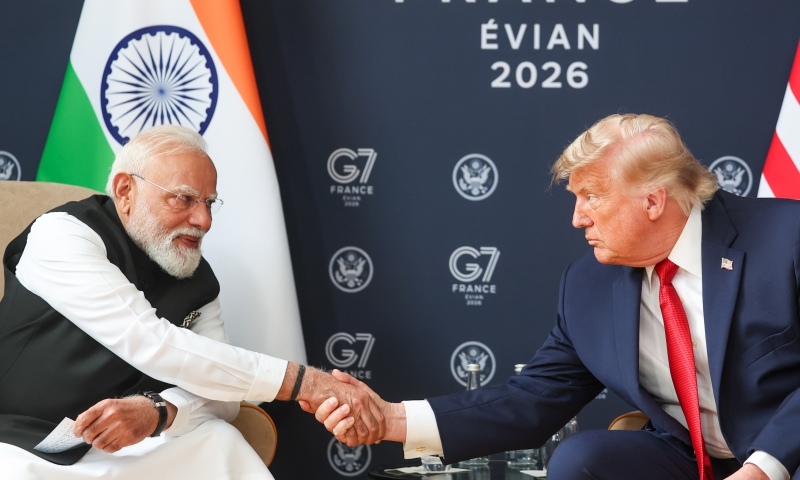 એવિયનમાં G7 સમિટ અંતર્ગત પ્રધાનમંત્રી યુનાઇટેડ સ્ટેટ્સ ઑફ અમેરિકાના રાષ્ટ્રપતિને મળ્યા