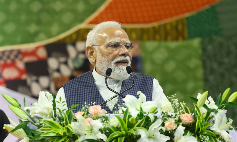 PM’s address at the launch of development works in Surat, Gujarat