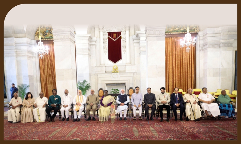 PM attends Civil Investiture Ceremony-II at Rashtrapati Bhavan