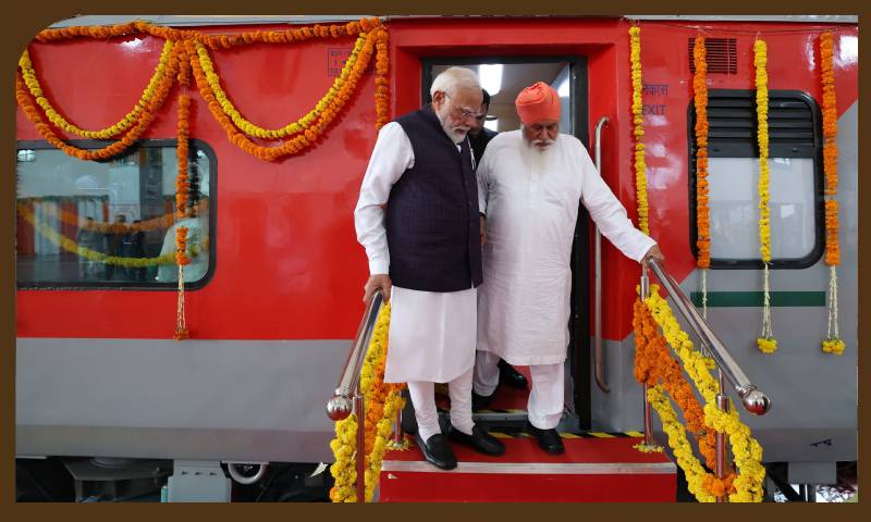 PM meets Sant Niranjan Dass Ji