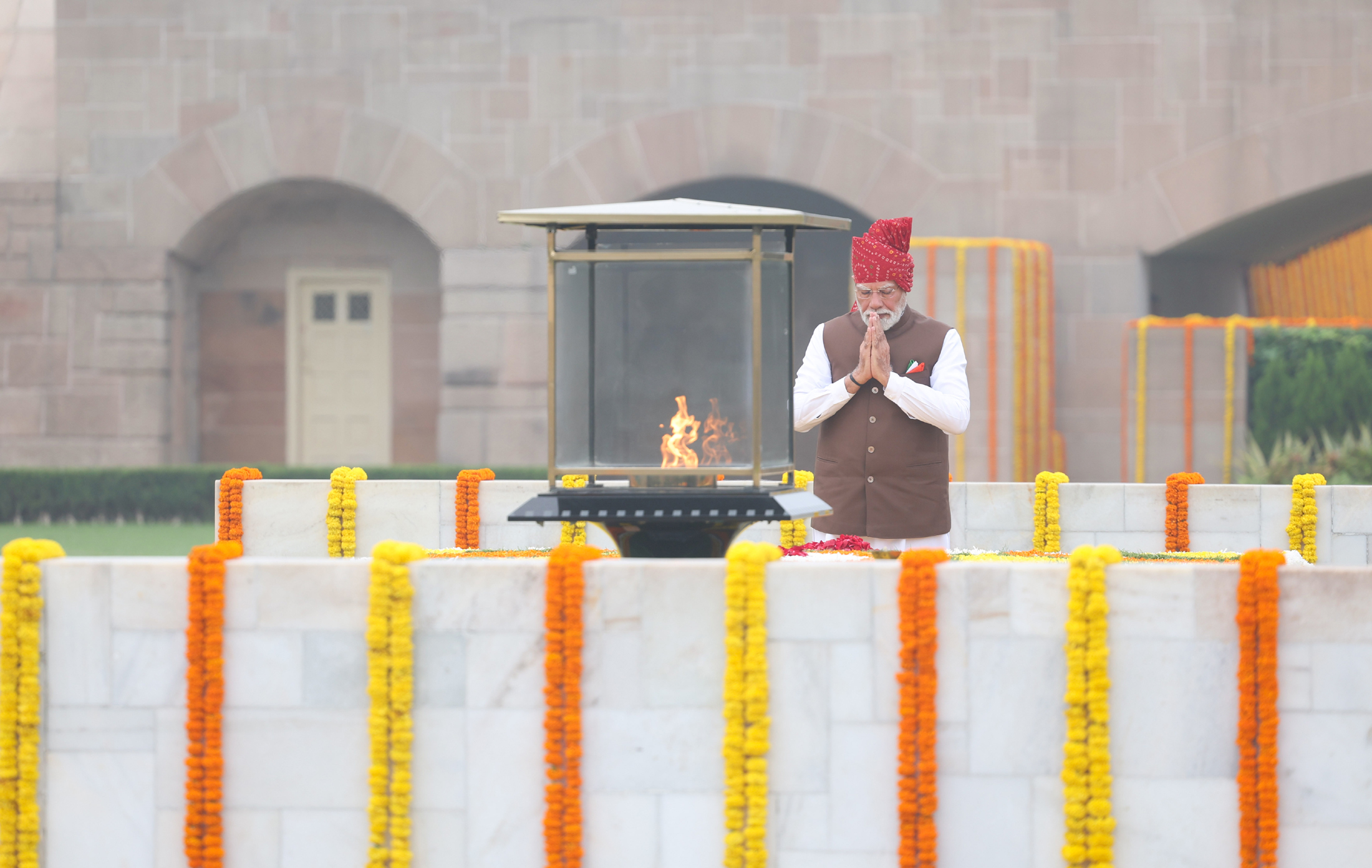 PM pays homage to Mahatma Gandhi at Rajghat