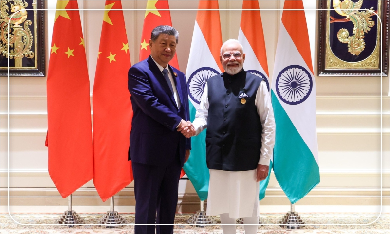 पंतप्रधान नरेंद्र मोदी यांची चीनचे अध्यक्ष शी जिनपिंग यांच्यासोबत द्विपक्षीय चर्चा
